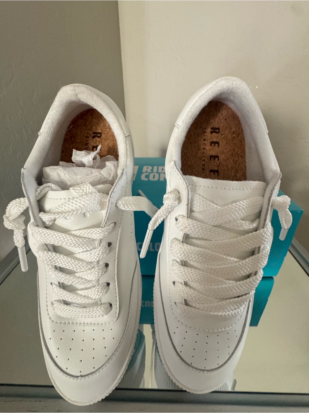 REEF LAY DAY SEAS White sneakers in size 6.5 New in Box - Picture 8 of 9